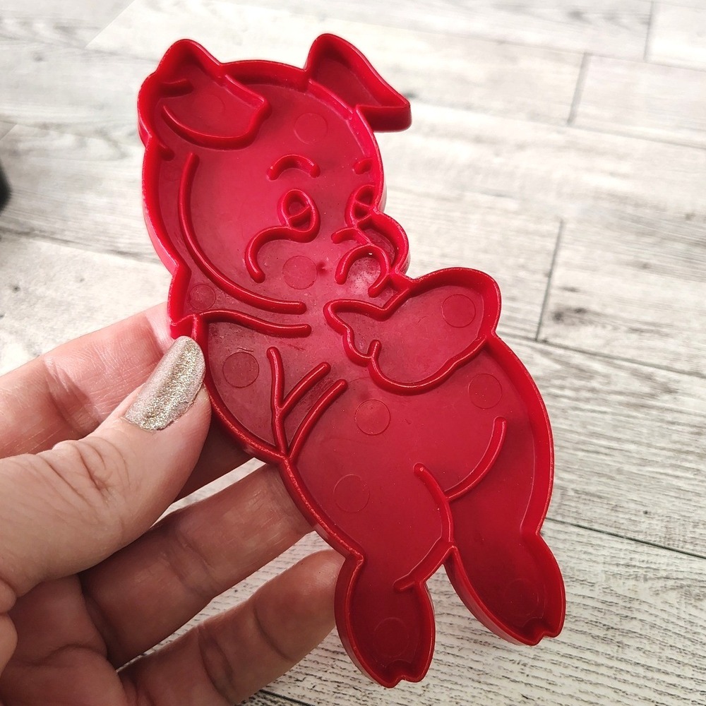 Vintage Pig Cookie Cutter – Red‎ Plastic 5" Animal Shape Baking Tool Retro